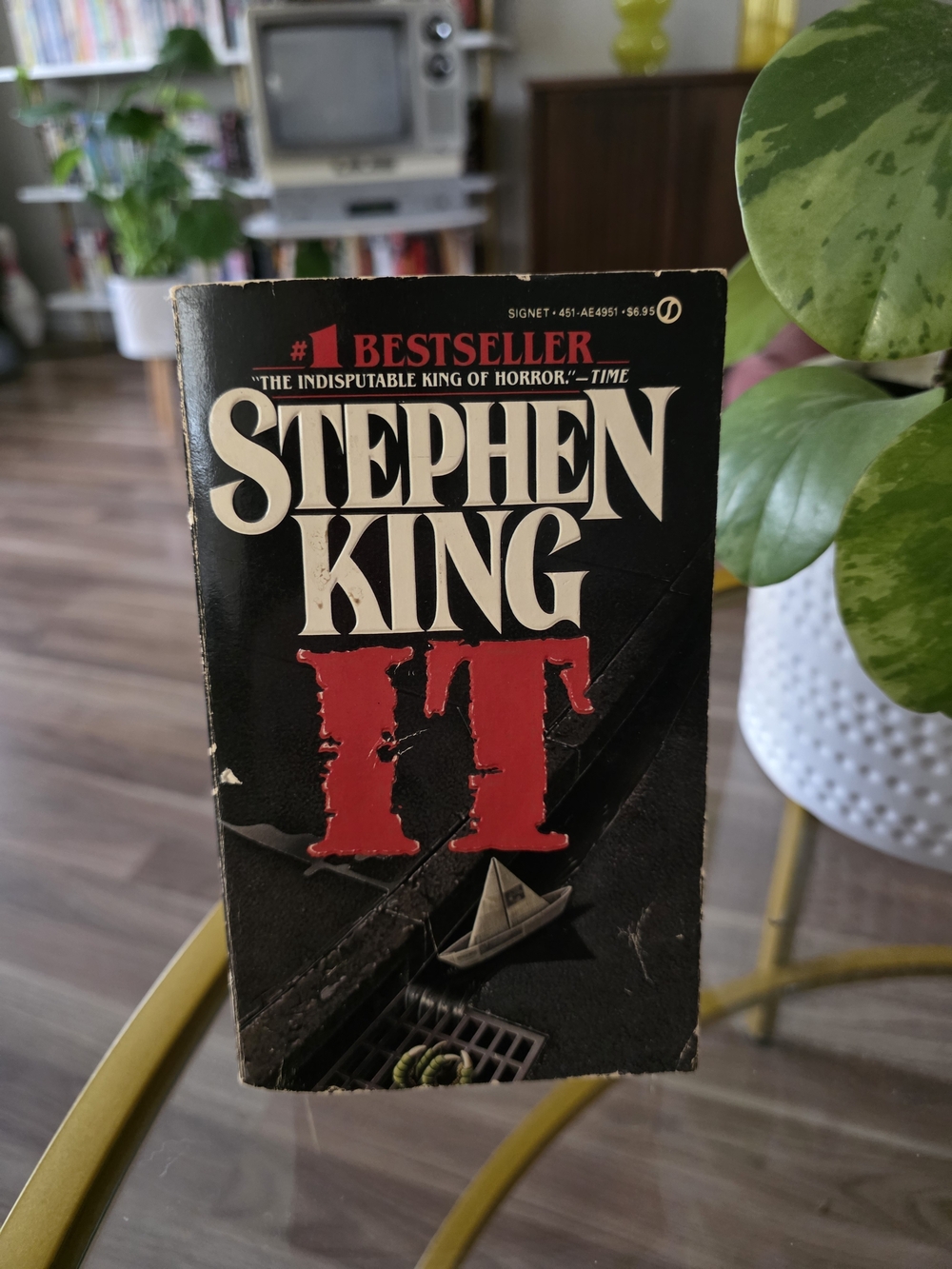 IT Paperback Book - By Stephen King - First Signet Printing 1987